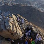 The Story of Prophet Muhammad SAW Receiving the First Revelation in Hira Cave