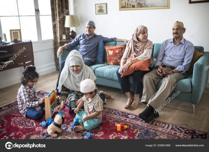 Cara Nabi ﷺ Memperlakukan Keluarga di Rumah