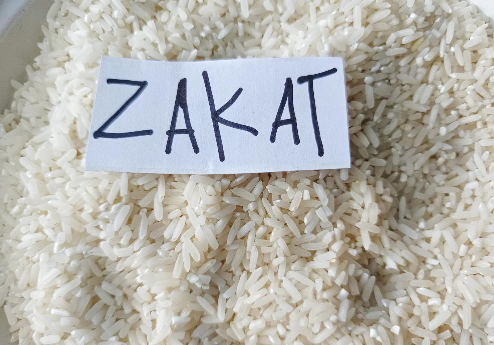 Zakat Fitrah: Dimensi Sosial Idul Fitri yang Sering Dilupakan