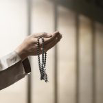 Apakah Shalawat Bisa Menghapus Dosa? Ini Penjelasan Hadis Secara Lengkap