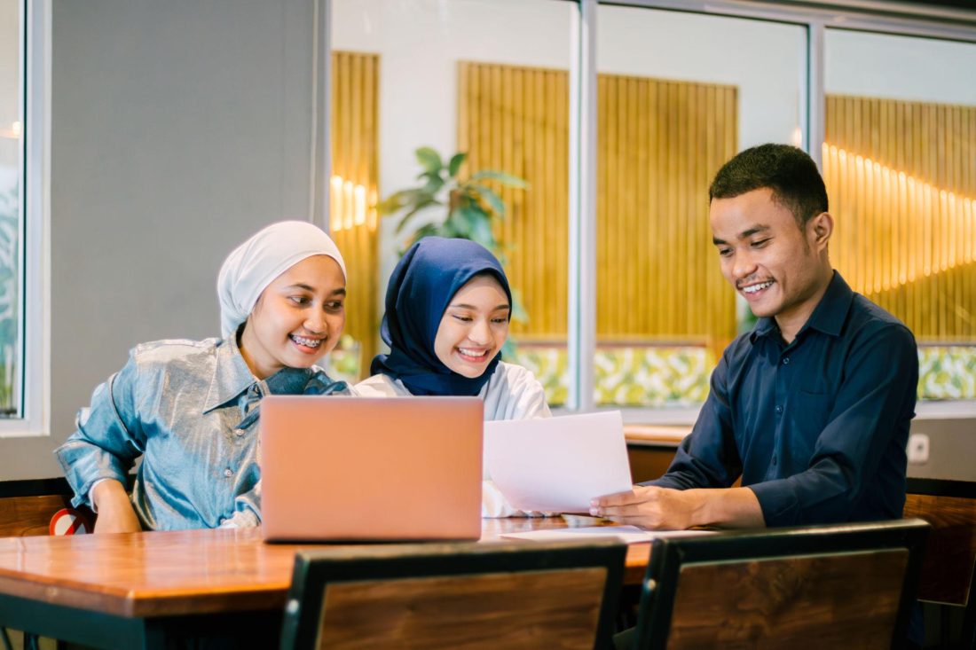Mengapa Rasulullah ﷺ Tidak Pernah Merasa Paling Benar? Pelajaran tentang Rendah Hati dan Musyawarah di Era Modern