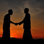 Mengapa Rasulullah ﷺ Tidak Pernah Membalas Keburukan dengan Keburukan? Pelajaran Memaafkan yang Tetap Relevan hingga Hari Ini