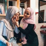 Ketika Orang Lain Gagal, Apakah Kita Harus Menertawakan? Belajar Empati dari Rasulullah ﷺ