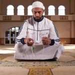Shalawat di Tengah Kesibukan: Bisakah Menjadikan Satu Menit sebagai Jeda Spiritual?