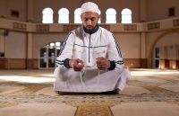 Shalawat di Tengah Kesibukan: Bisakah Menjadikan Satu Menit sebagai Jeda Spiritual?